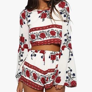 Alyiss Women Chiffon 2 piece outfit. NWOT.